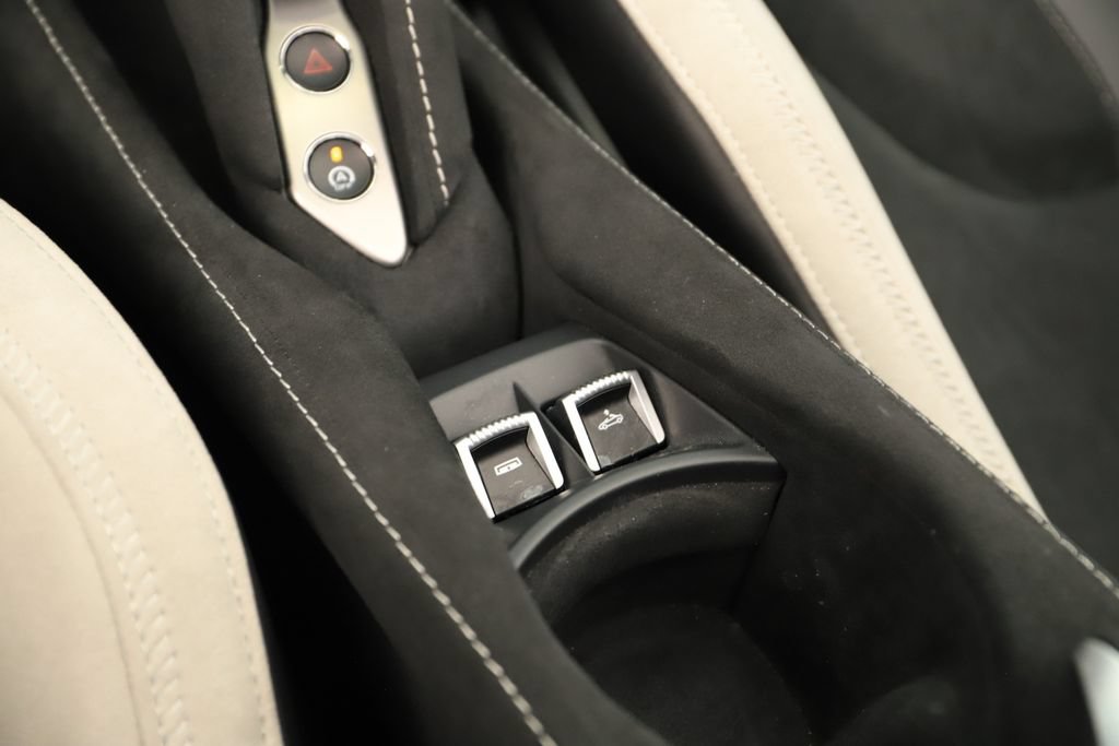 Used 2024 McLaren 750S Spider photo 26