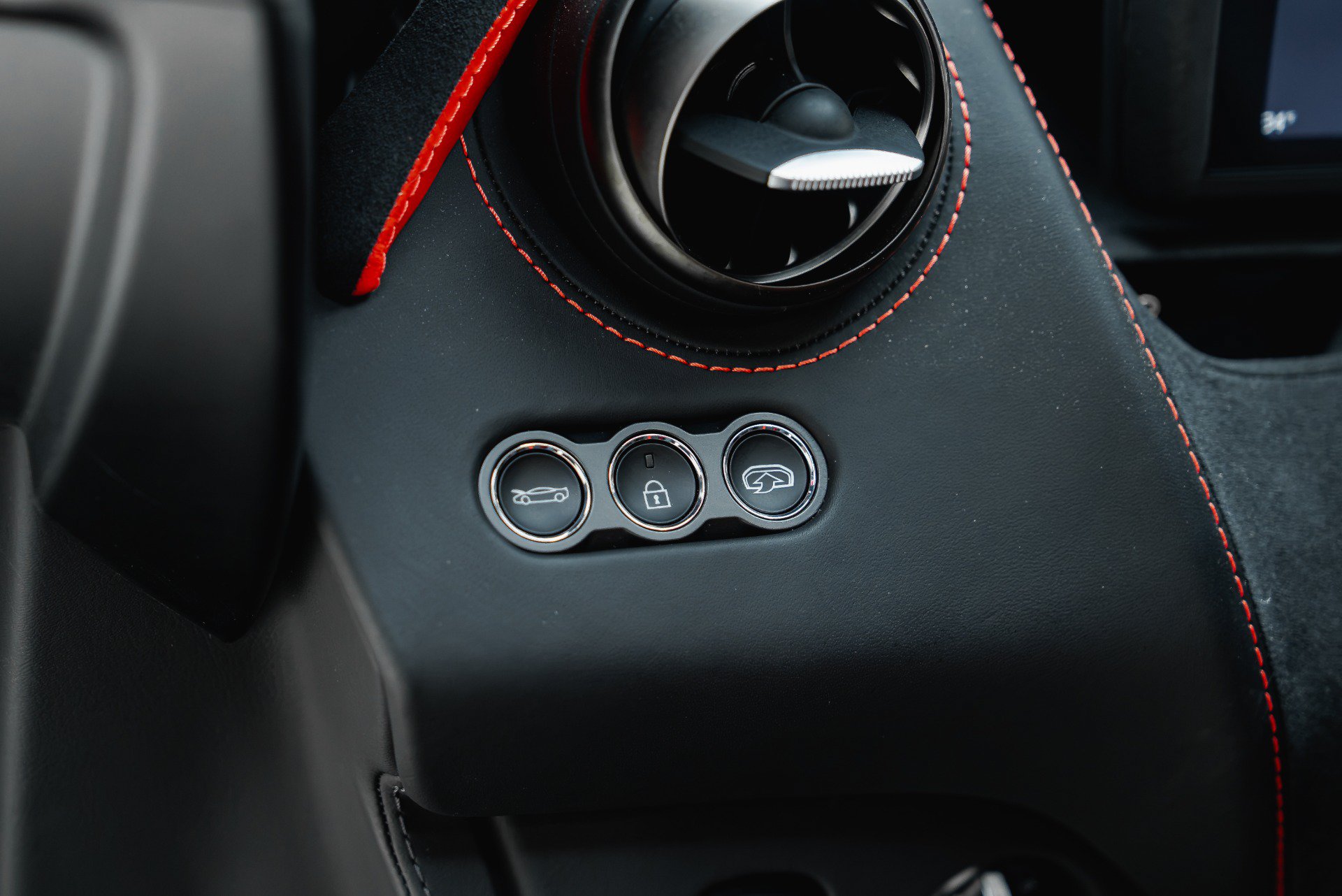 Used 2021 McLaren 720S Performance photo 45