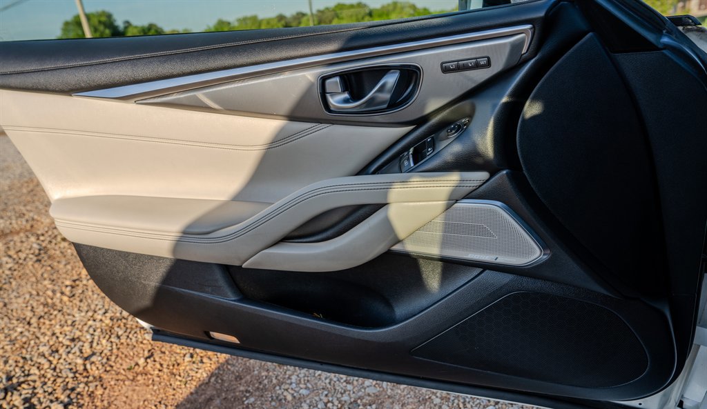 2017 INFINITI Q60 3.0t