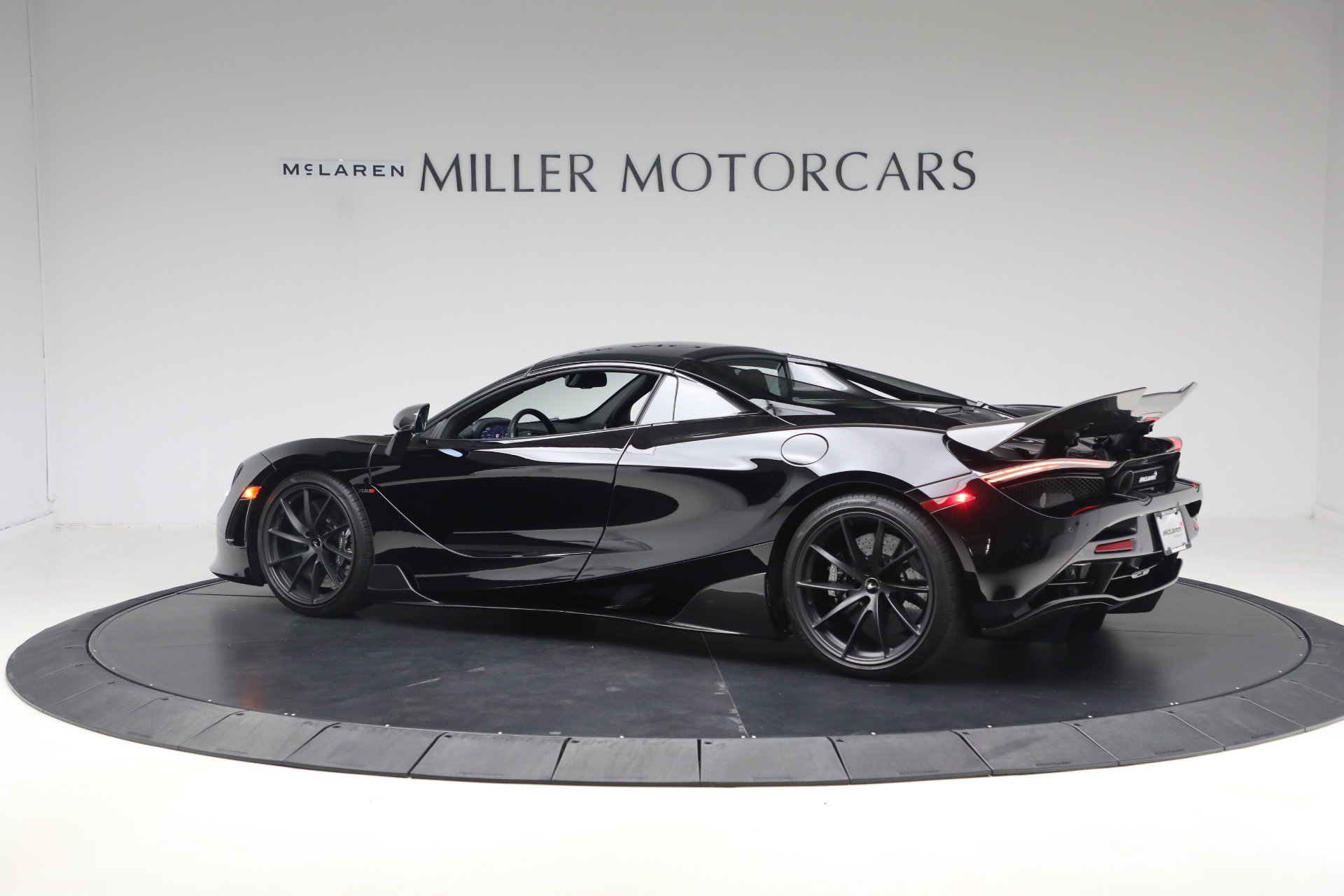 Used 2020 McLaren 720S Performance photo 16