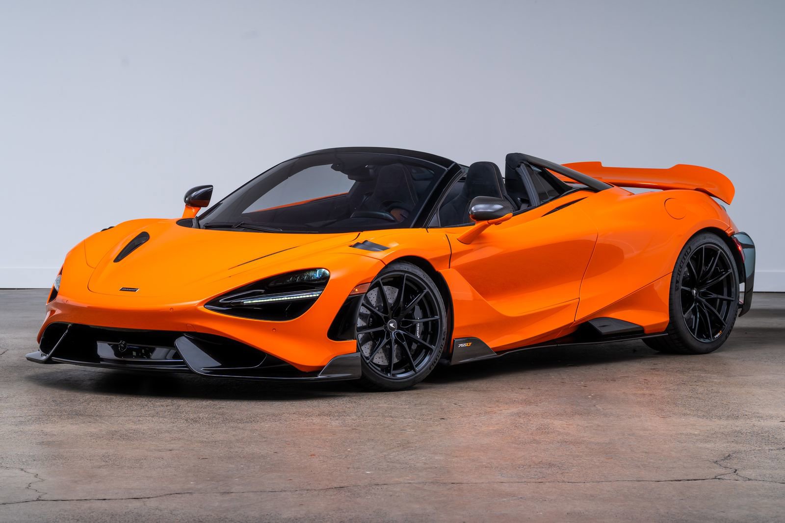 Used 2022 McLaren 765LT photo 6