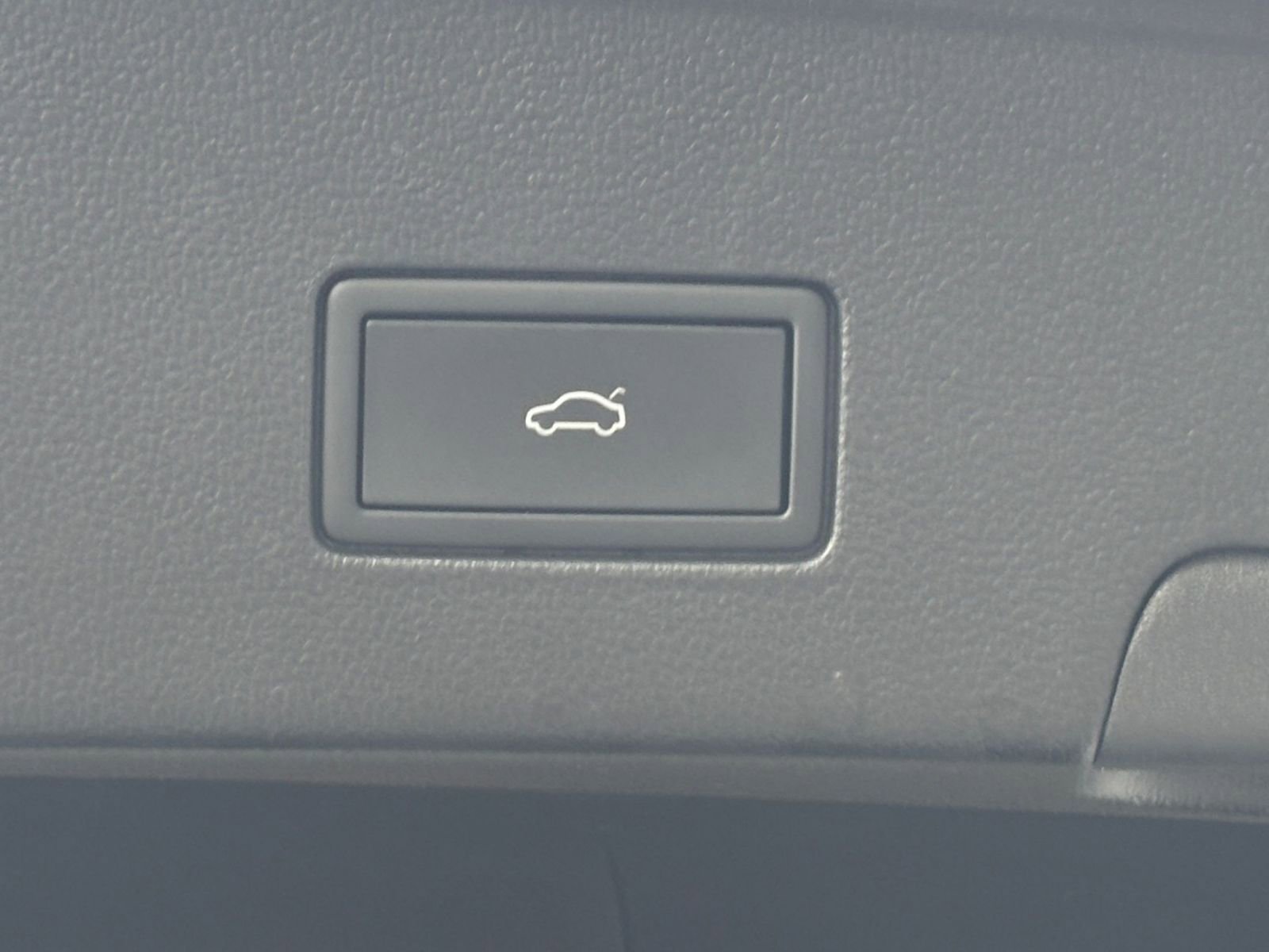 2025 Volkswagen Atlas Cross Sport SE