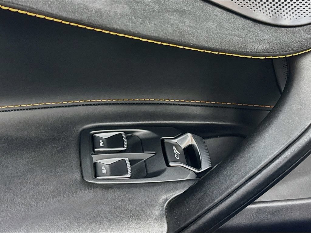 Used 2024 McLaren 750S photo 11