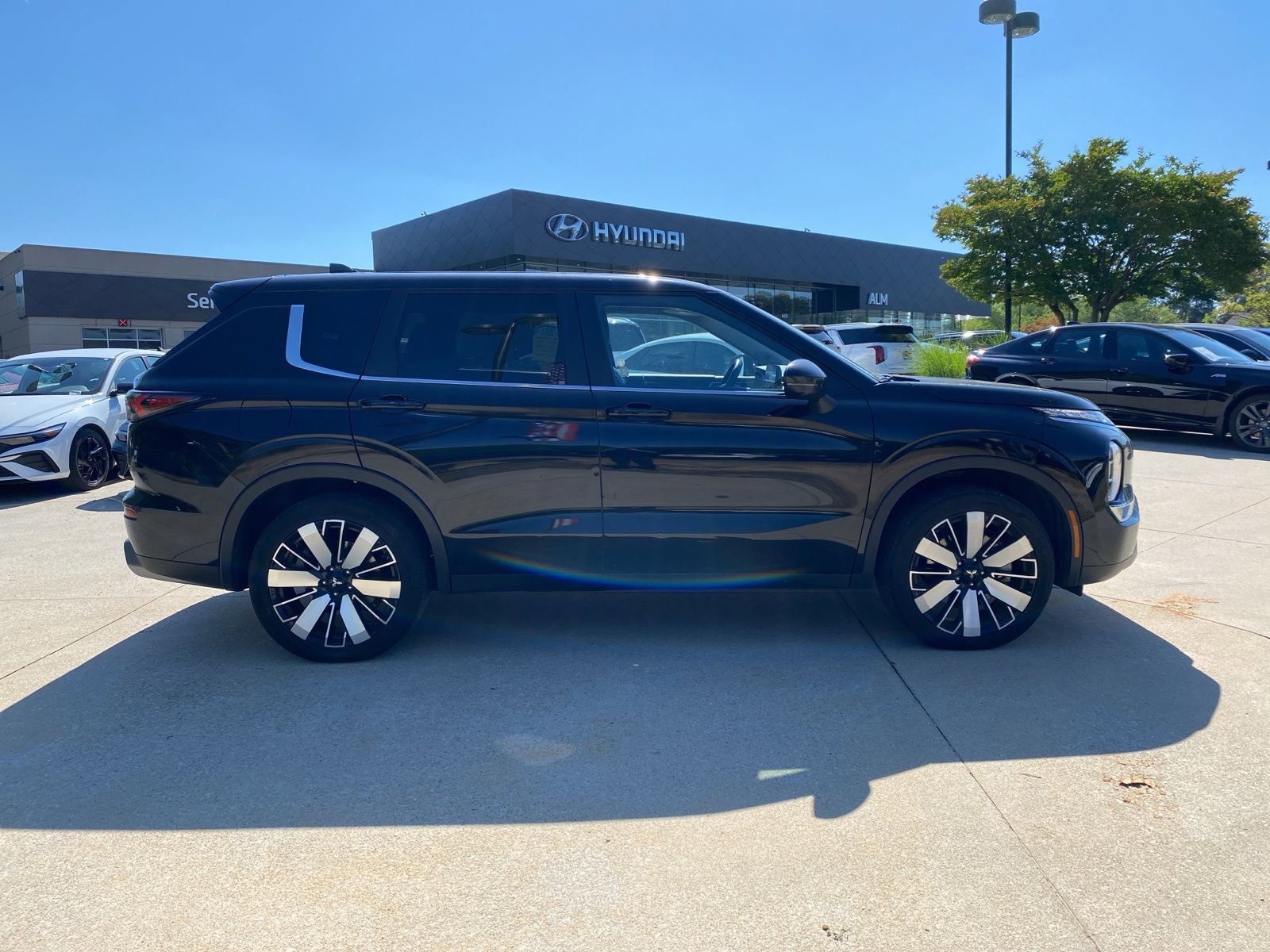 2025 Mitsubishi Outlander SE