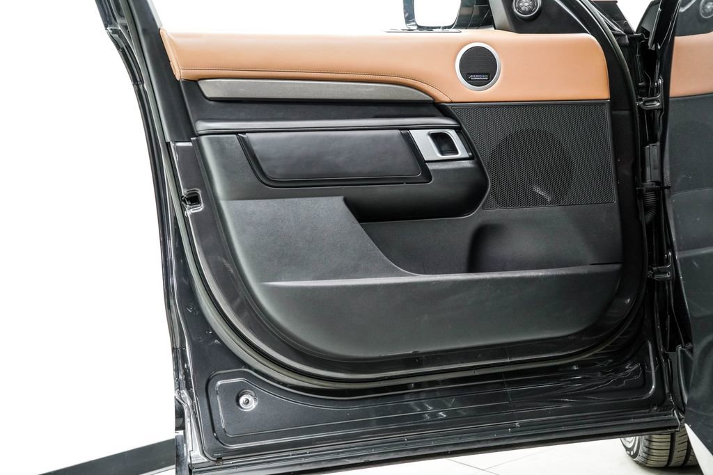 2023 Land Rover Discovery Metropolitan Edition