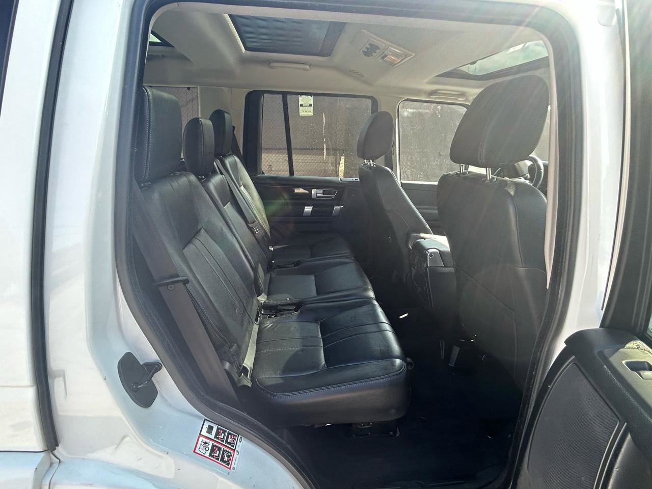 2016 Land Rover LR4 HSE Silver Edition