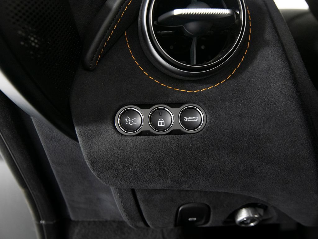 Used 2025 McLaren 750S photo 16