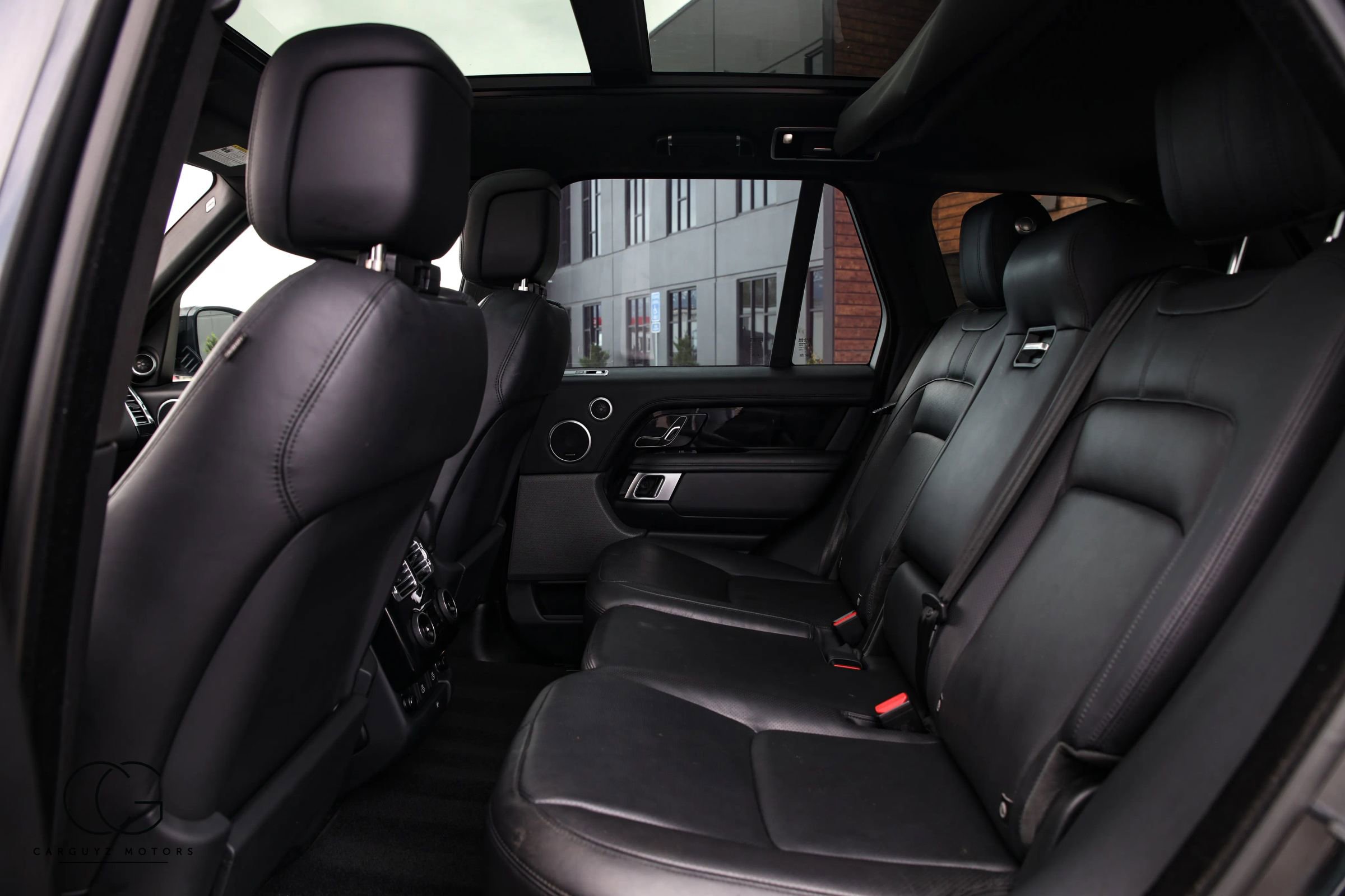 2022 Land Rover Range Rover P525 Westminster Edition