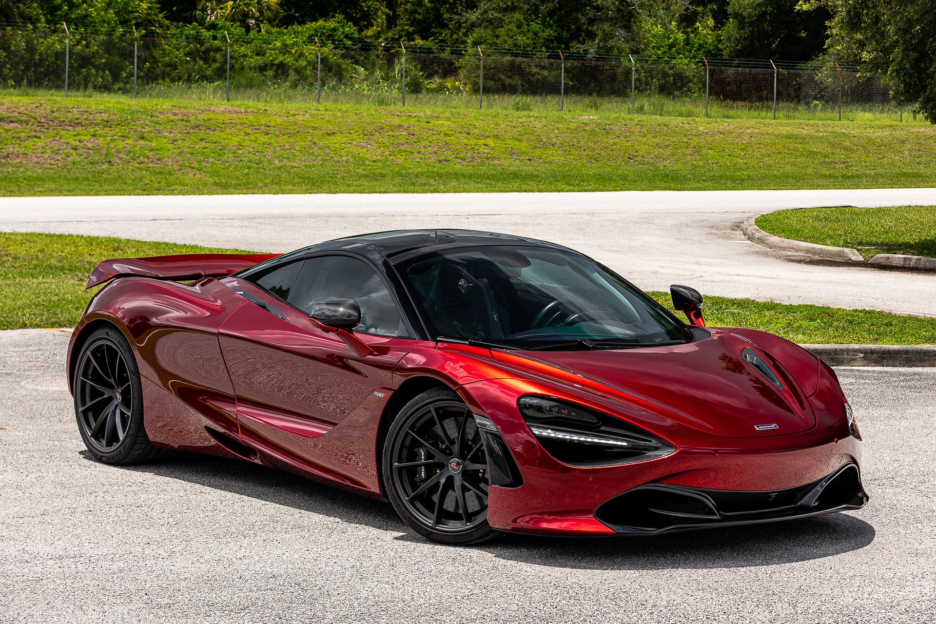 Used 2018 McLaren 720S Luxury photo 24
