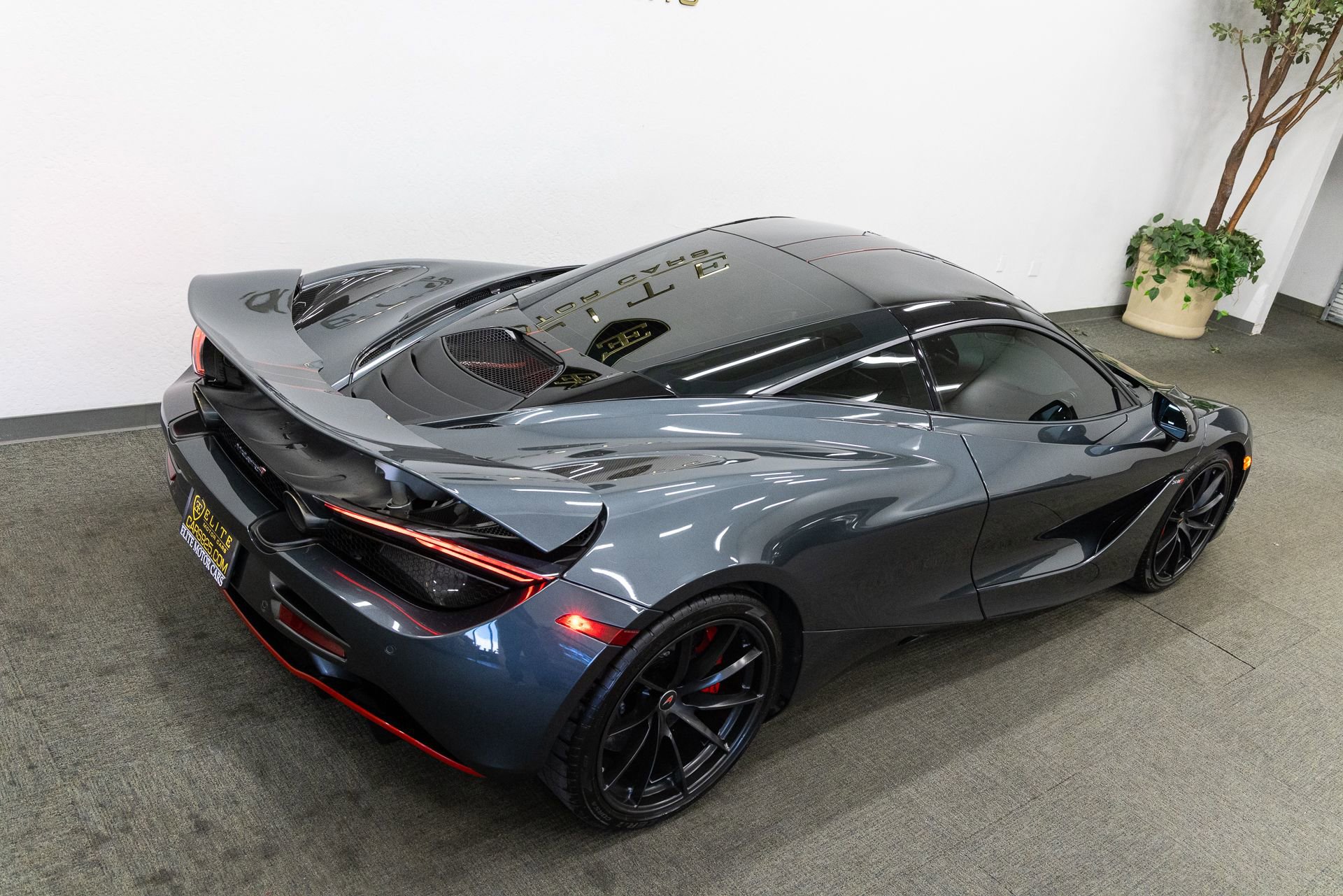 Used 2018 McLaren 720S Performance photo 23