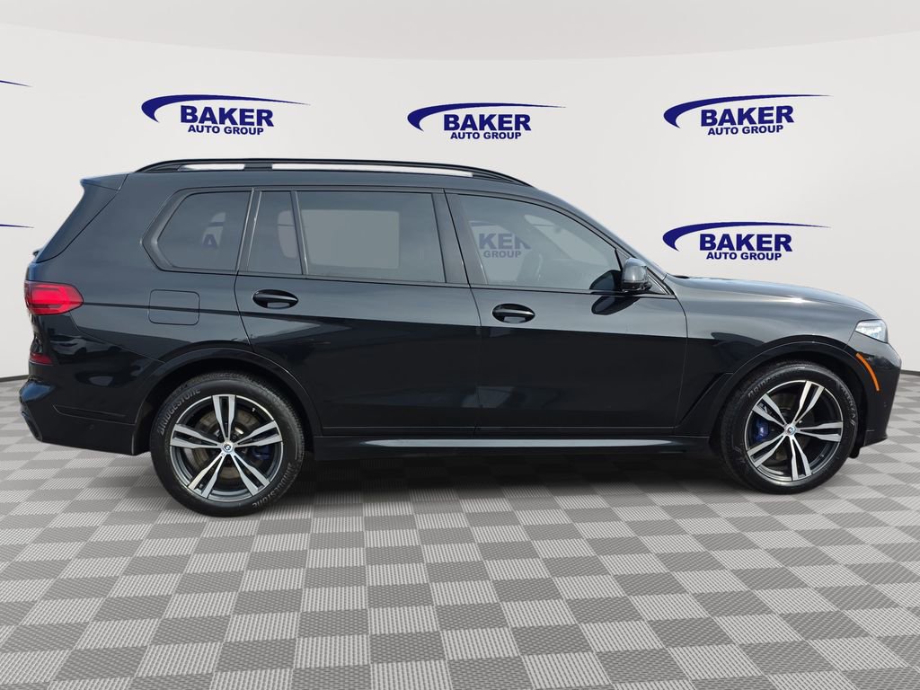 2022 BMW X7 M50i