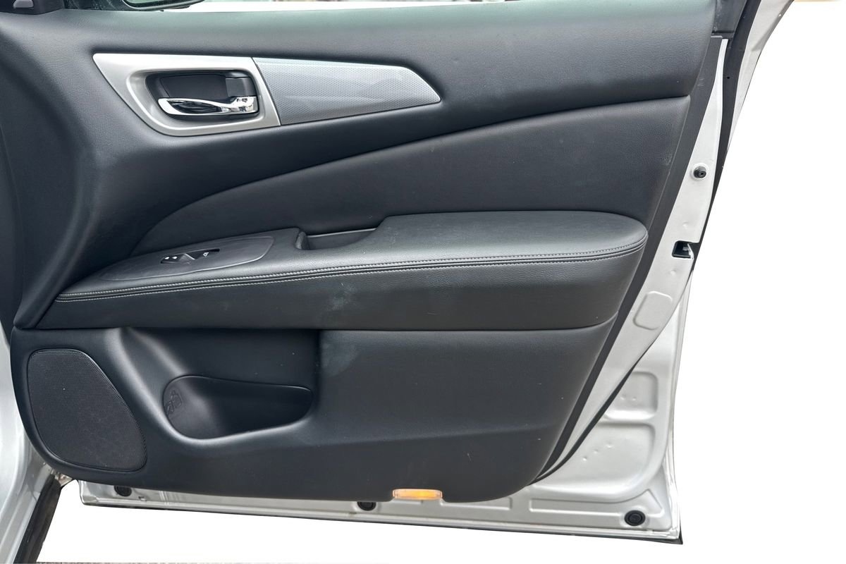 2020 Nissan Pathfinder SL