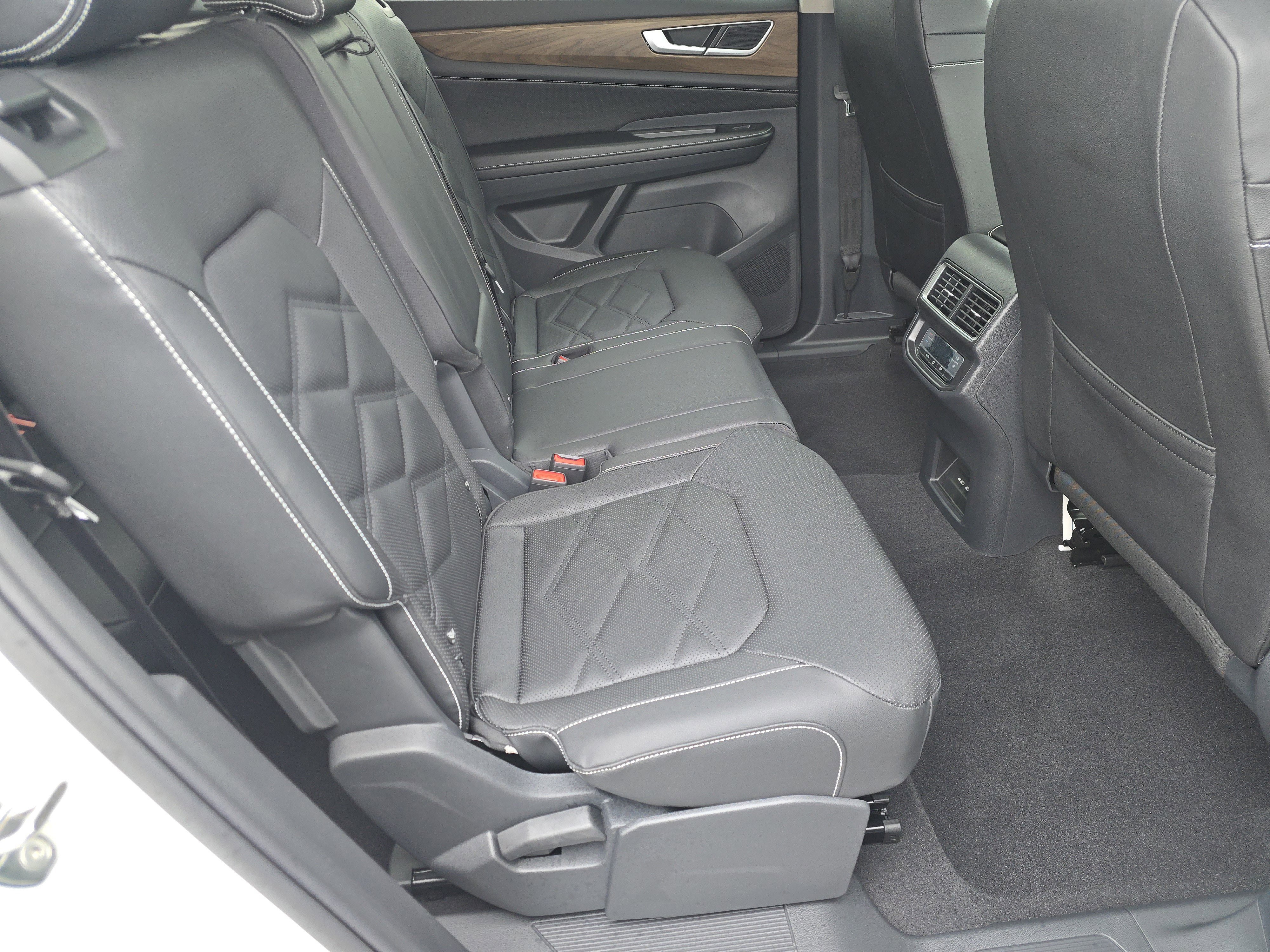 2026 Volkswagen Atlas SE