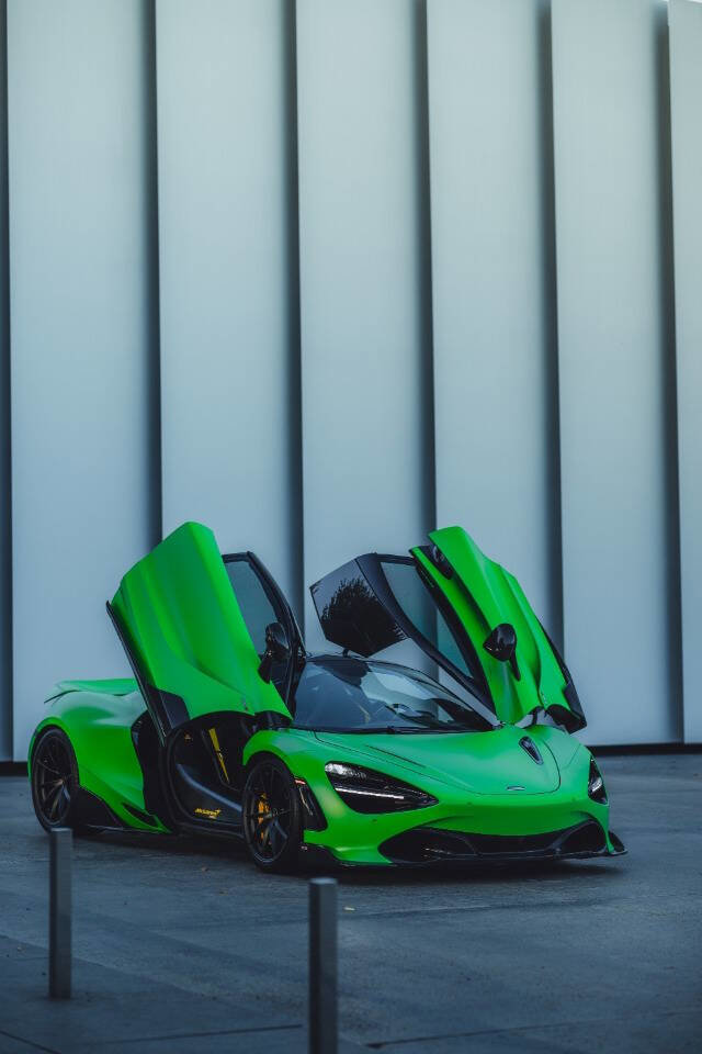 Used 2018 McLaren 720S Performance photo 17