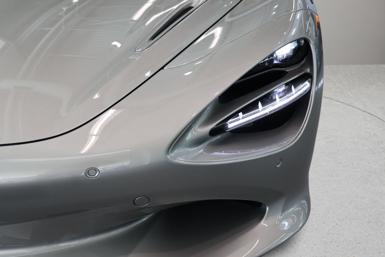Used 2025 McLaren 750S Spider photo 12