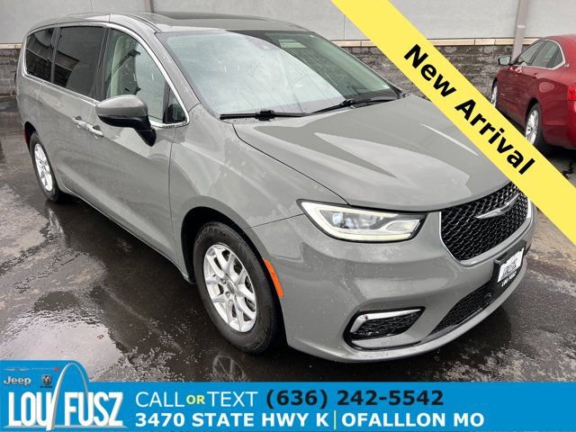Used 2023 Chrysler Pacifica Touring-L