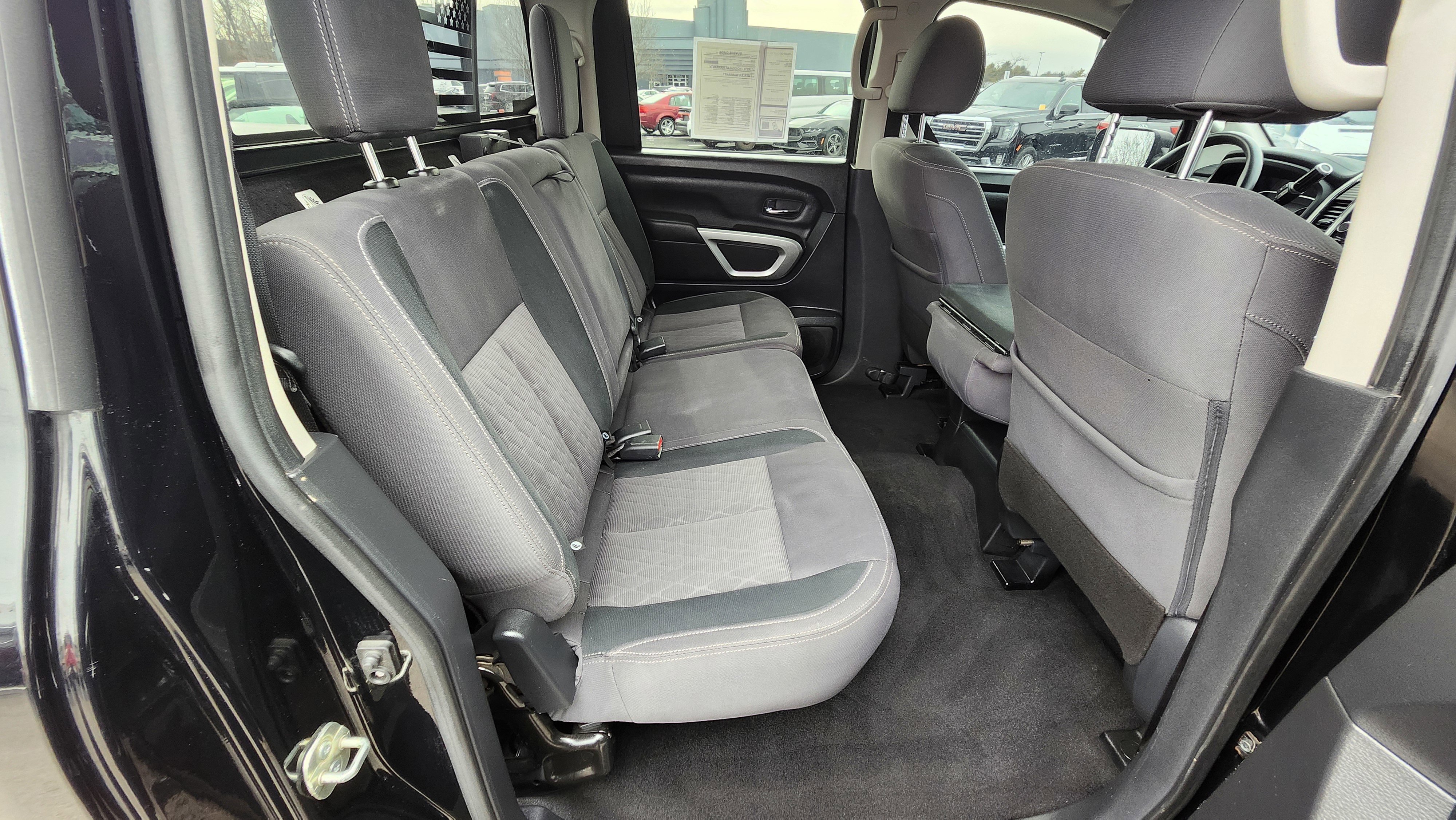 2021 Nissan Titan SV