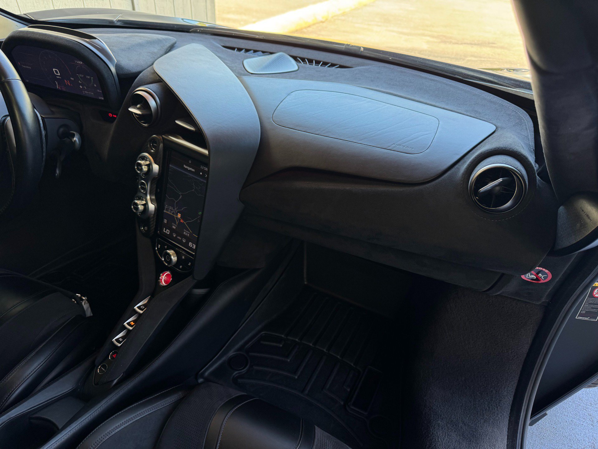 Used 2019 McLaren 720S Performance photo 33