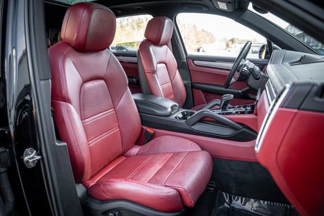 2022 Porsche Cayenne Platinum Edition