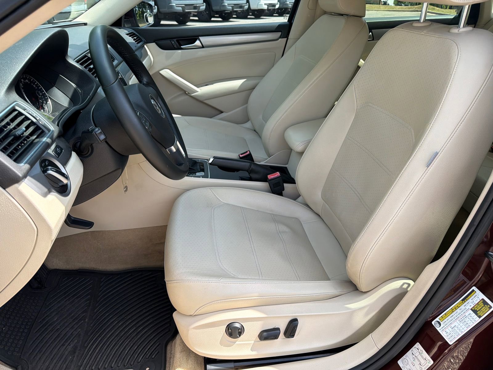 2014 Volkswagen Passat 1.8T Wolfsburg Edition