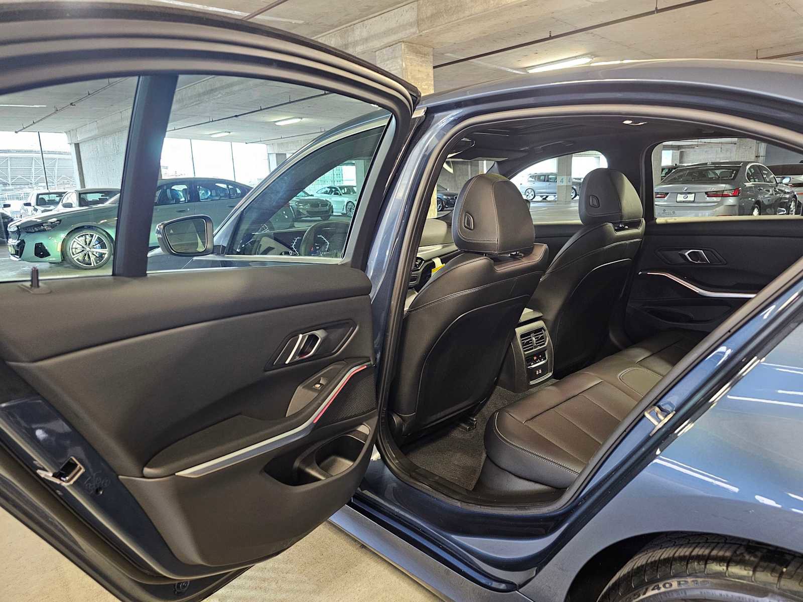 2025 BMW 330i xDrive Sedan