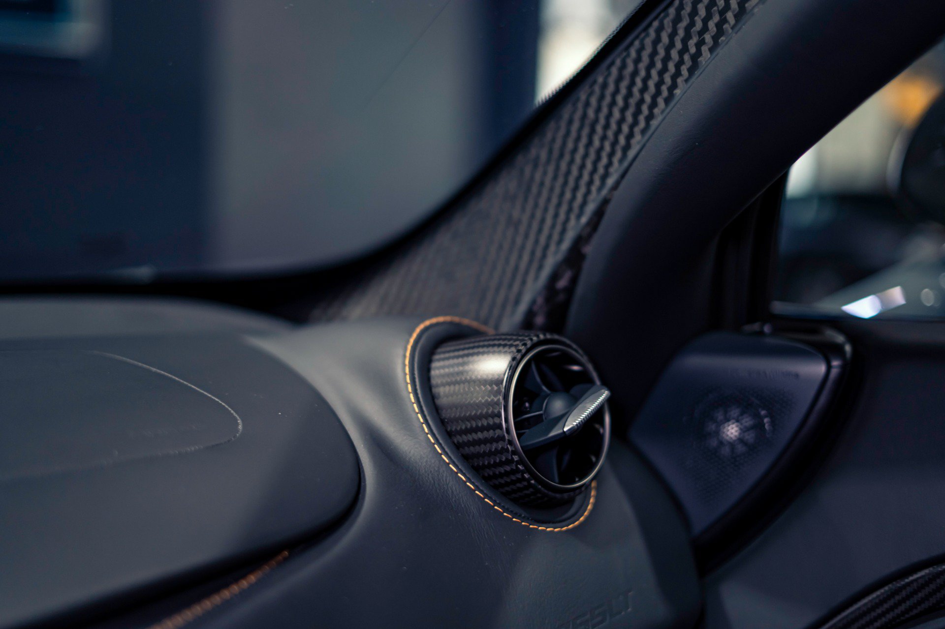 Used 2021 McLaren 765LT photo 22