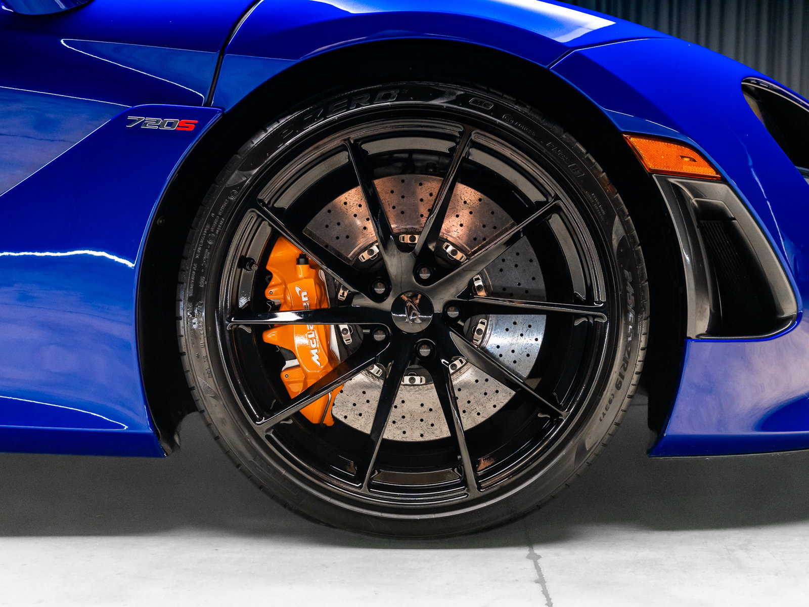 Used 2018 McLaren 720S Luxury photo 33