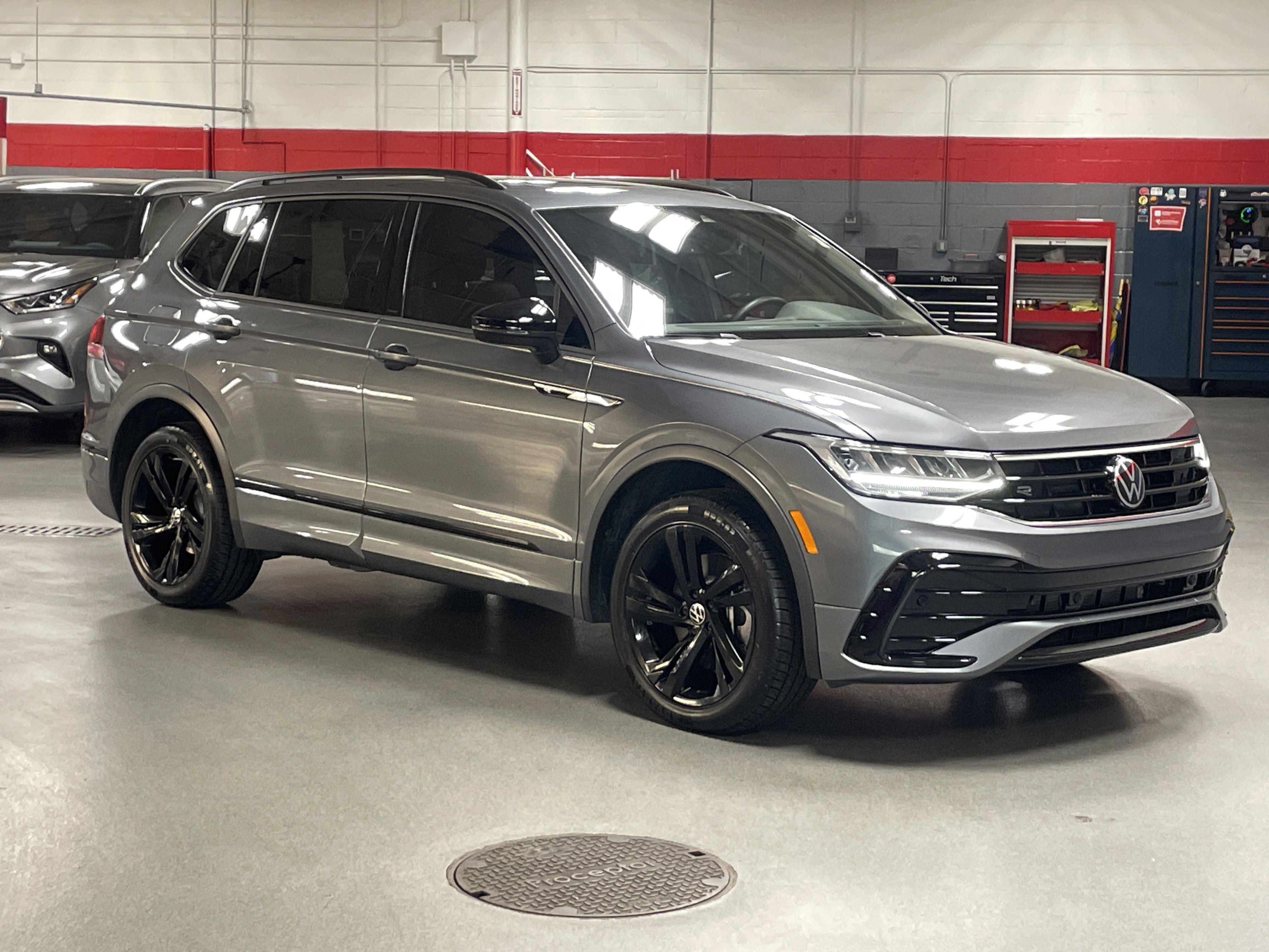 2023 Volkswagen Tiguan SE R-Line