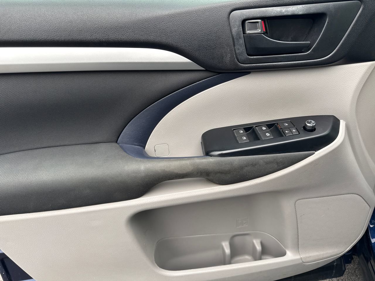 2015 Toyota Highlander LE