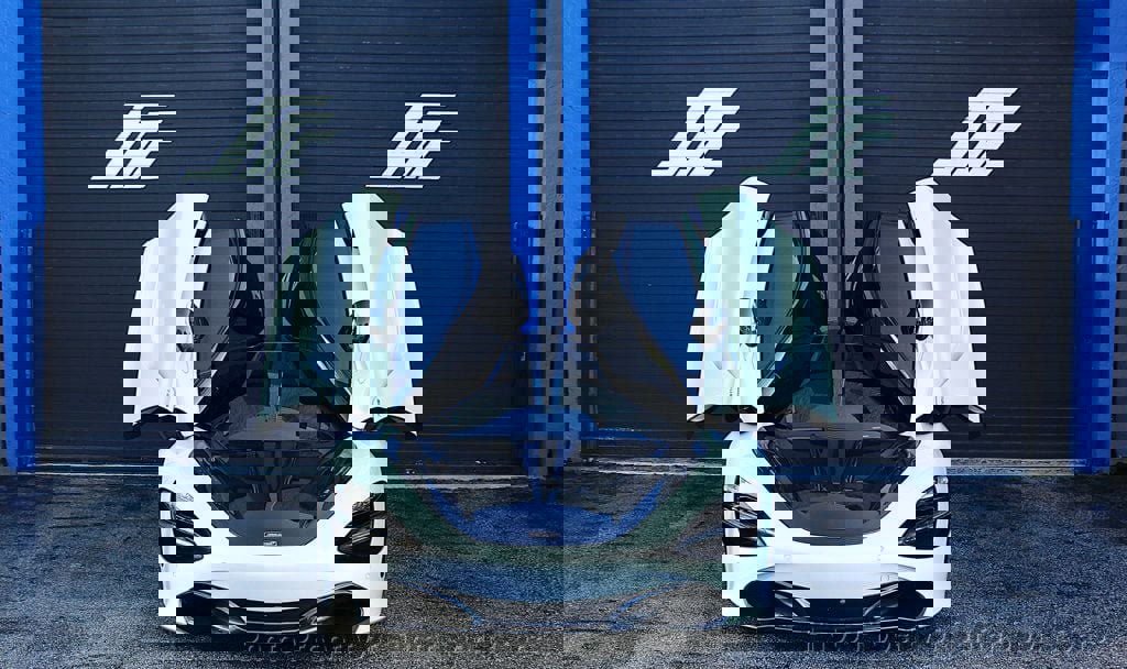 Used 2018 McLaren 720S Luxury photo 11