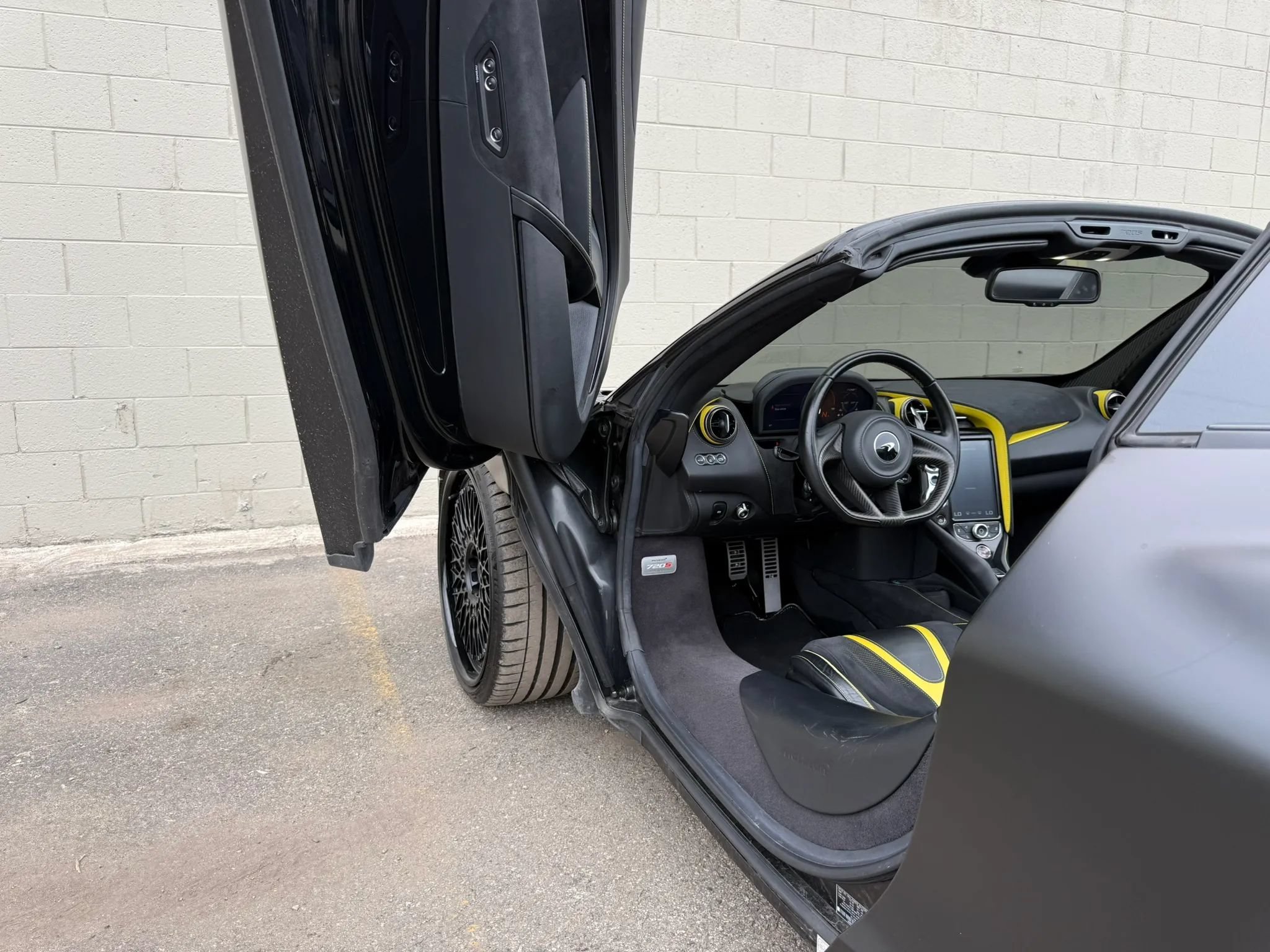 Used 2022 McLaren 720S Performance photo 29