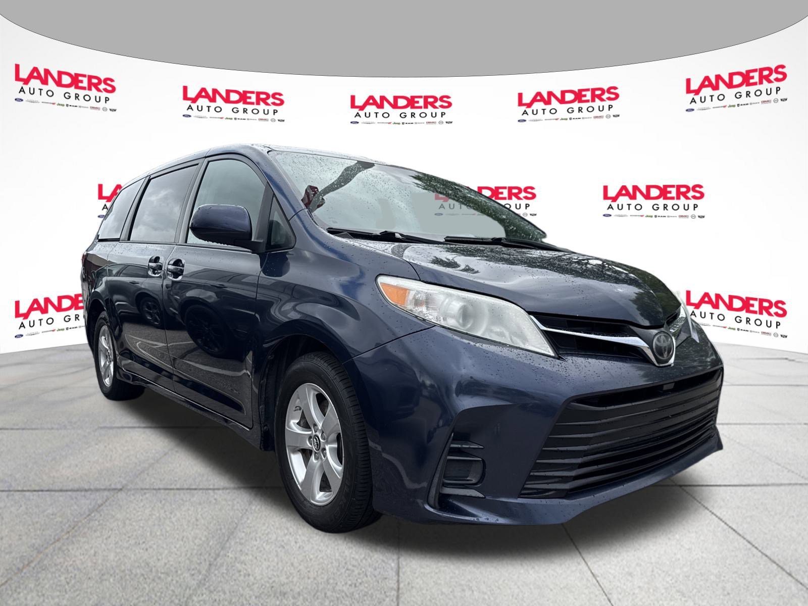 2018 Toyota Sienna LE