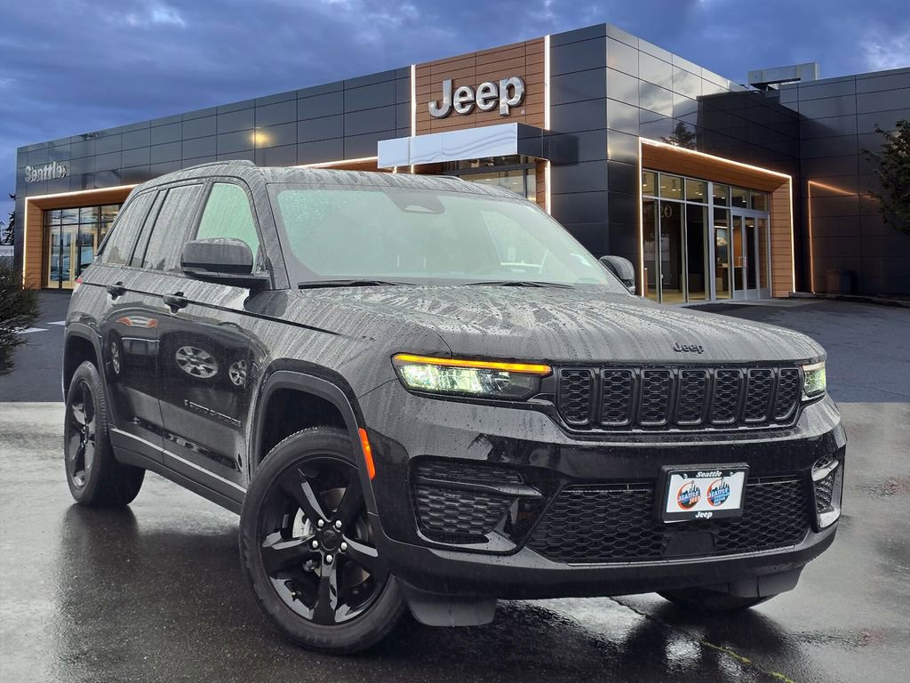 Used 2023 Jeep Grand Cherokee Altitude