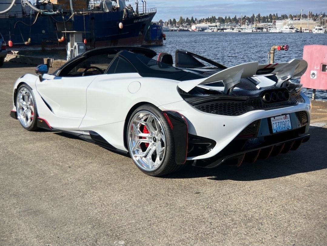 Used 2022 McLaren 765LT photo 3