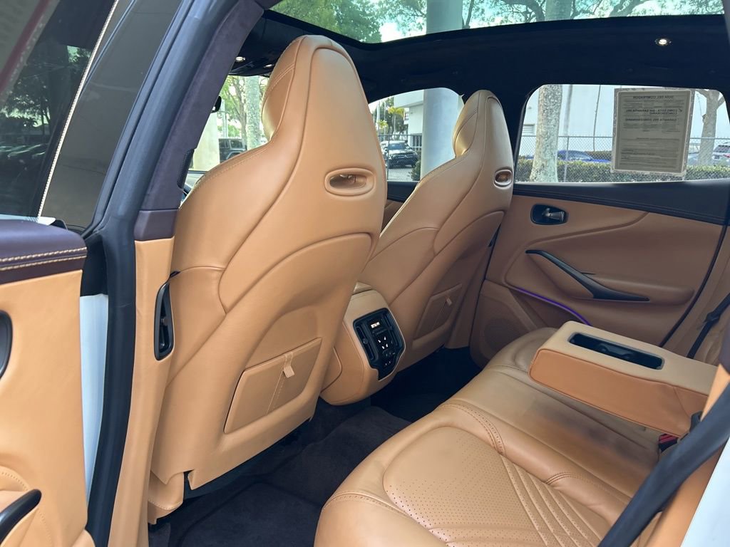 2021 Aston Martin DBX