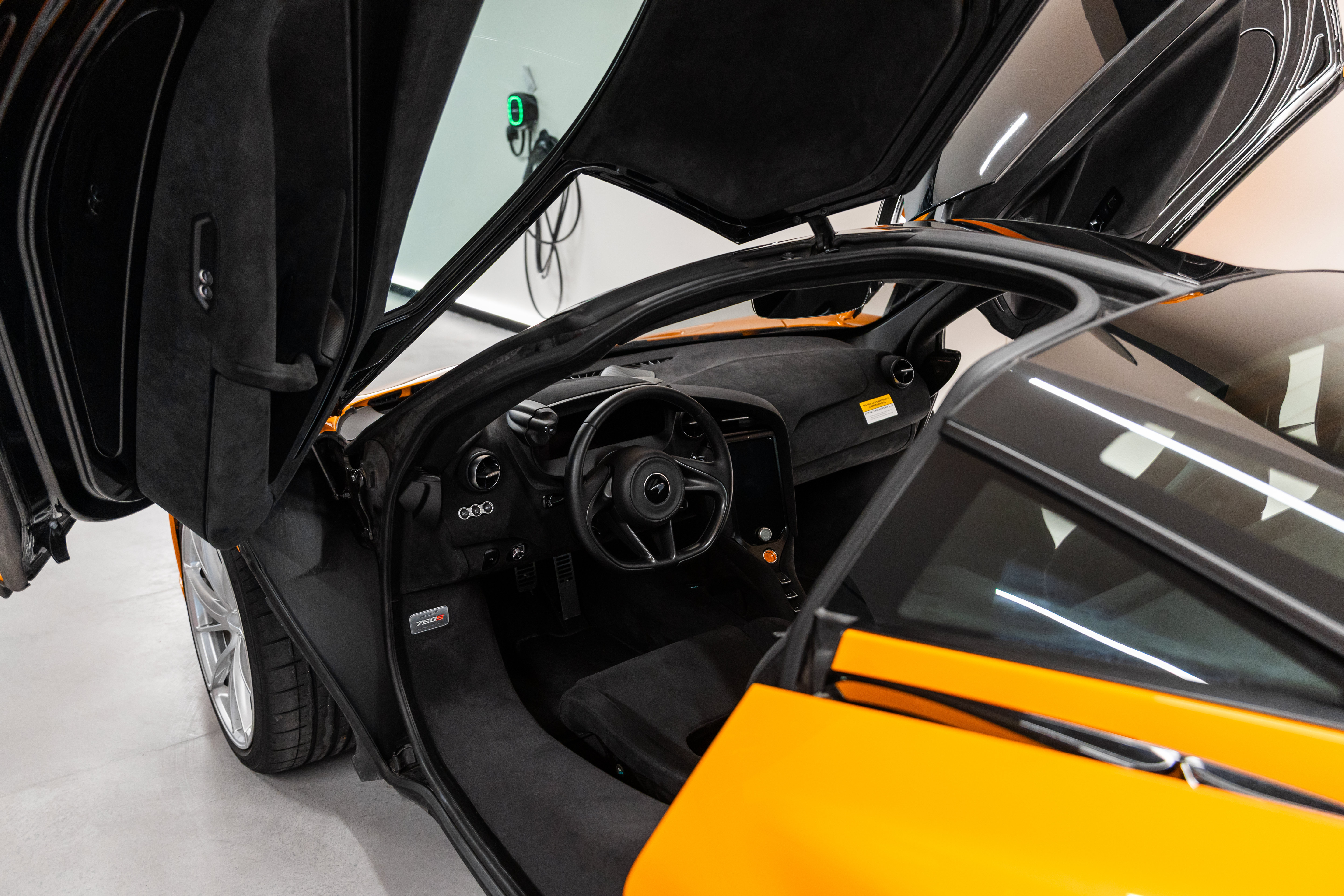 New 2025 McLaren 750S photo 17