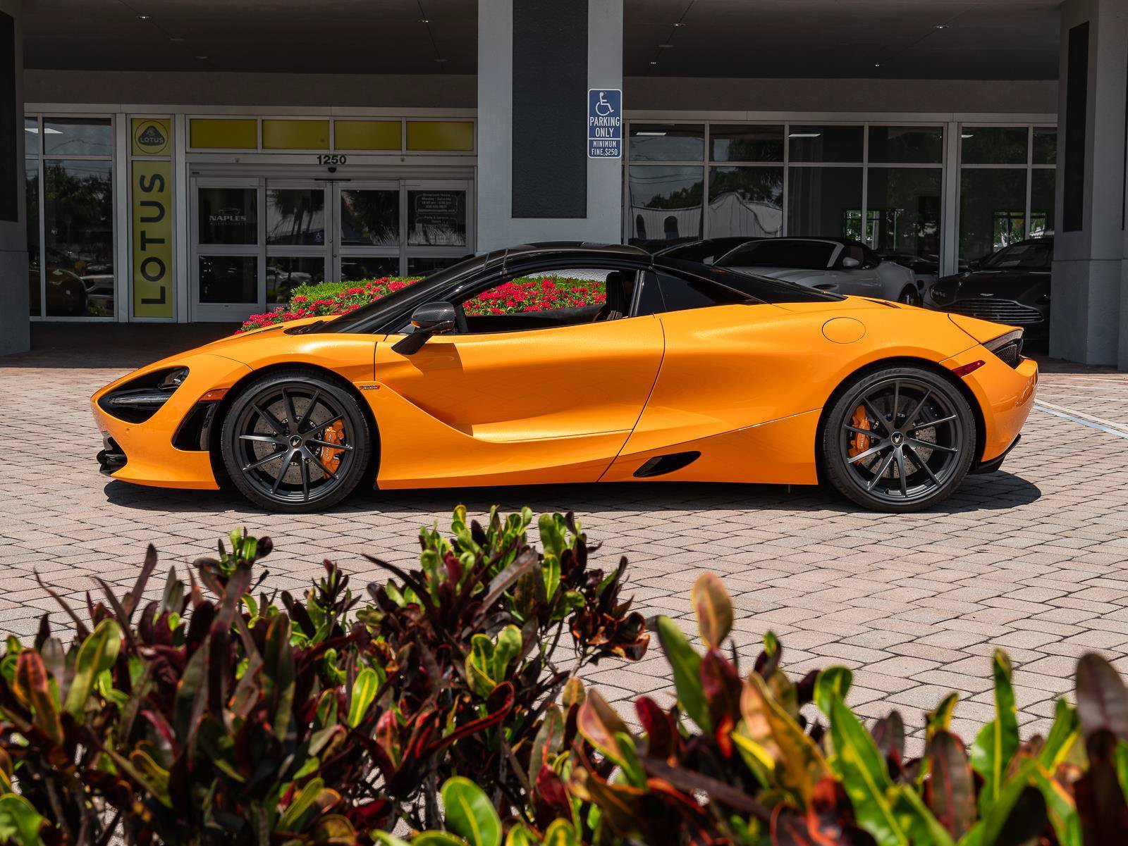 Used 2022 McLaren 720S Performance photo 29