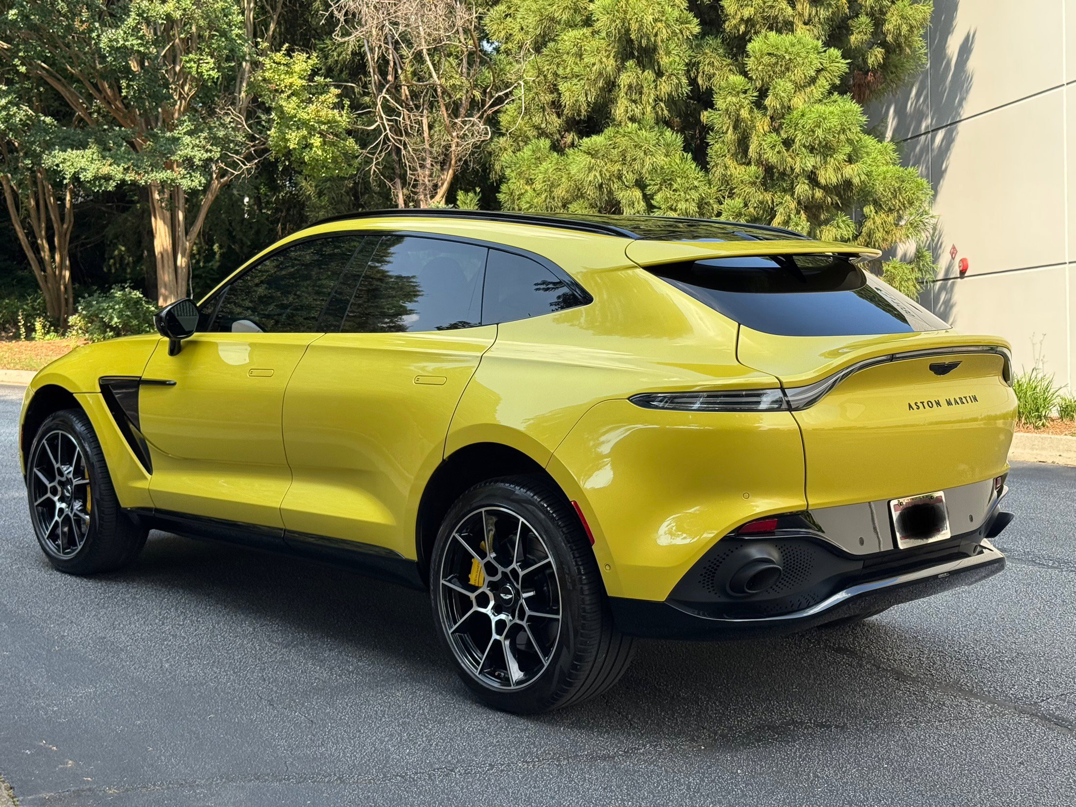 2021 Aston Martin DBX