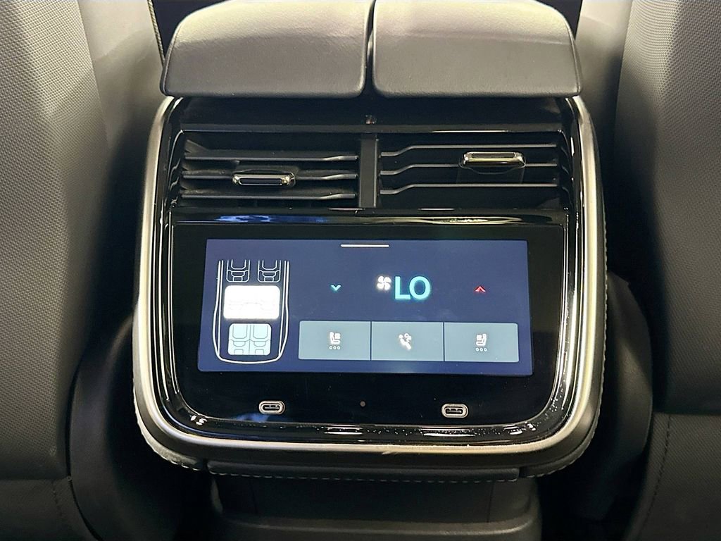 2025 Rivian R1S Adventure