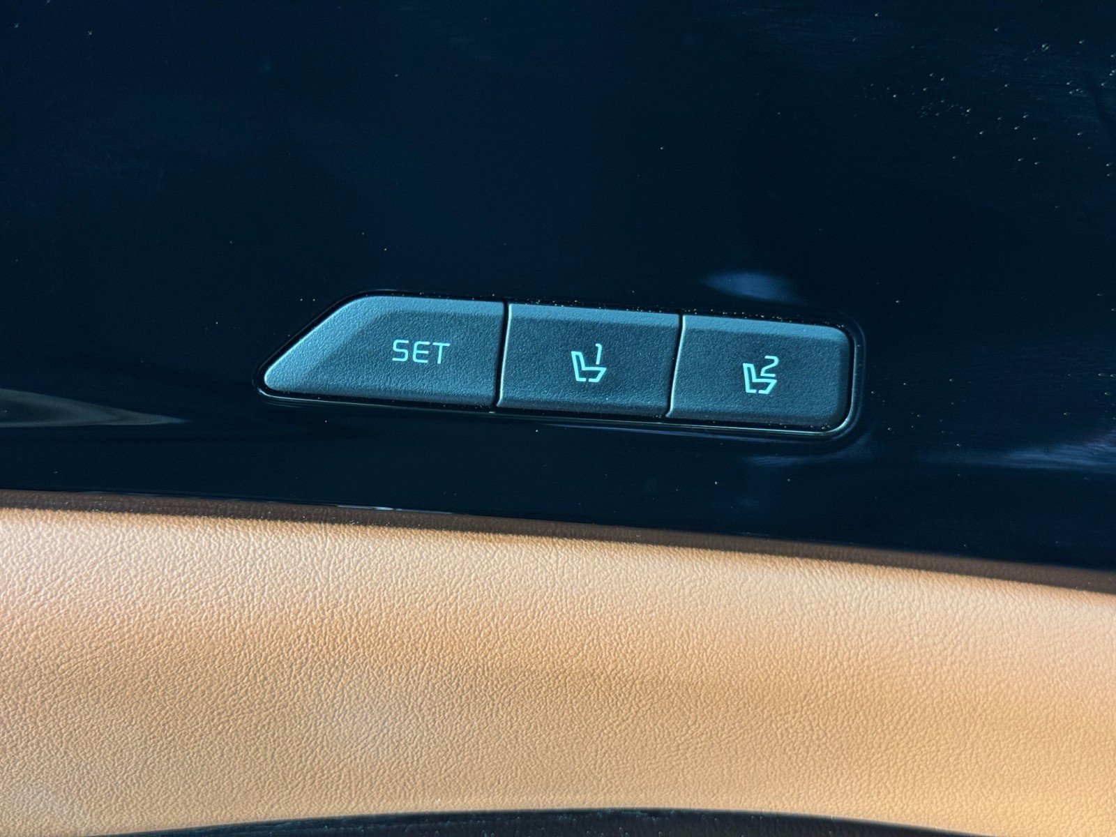 2024 Kia Carnival SX