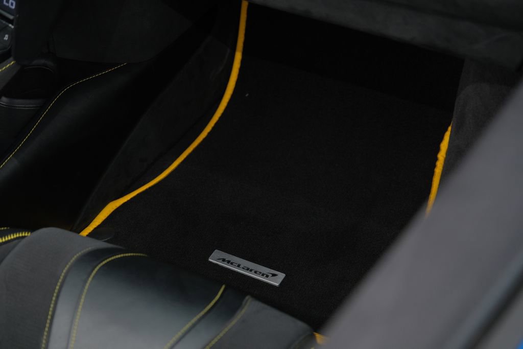 Used 2020 McLaren 720S Spider photo 34