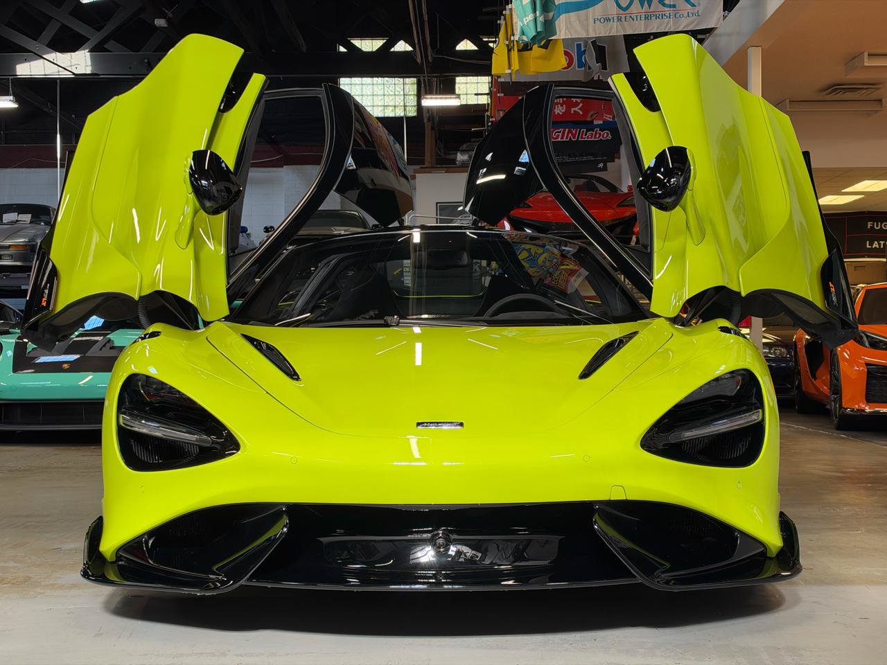 Used 2021 McLaren 765LT photo 4