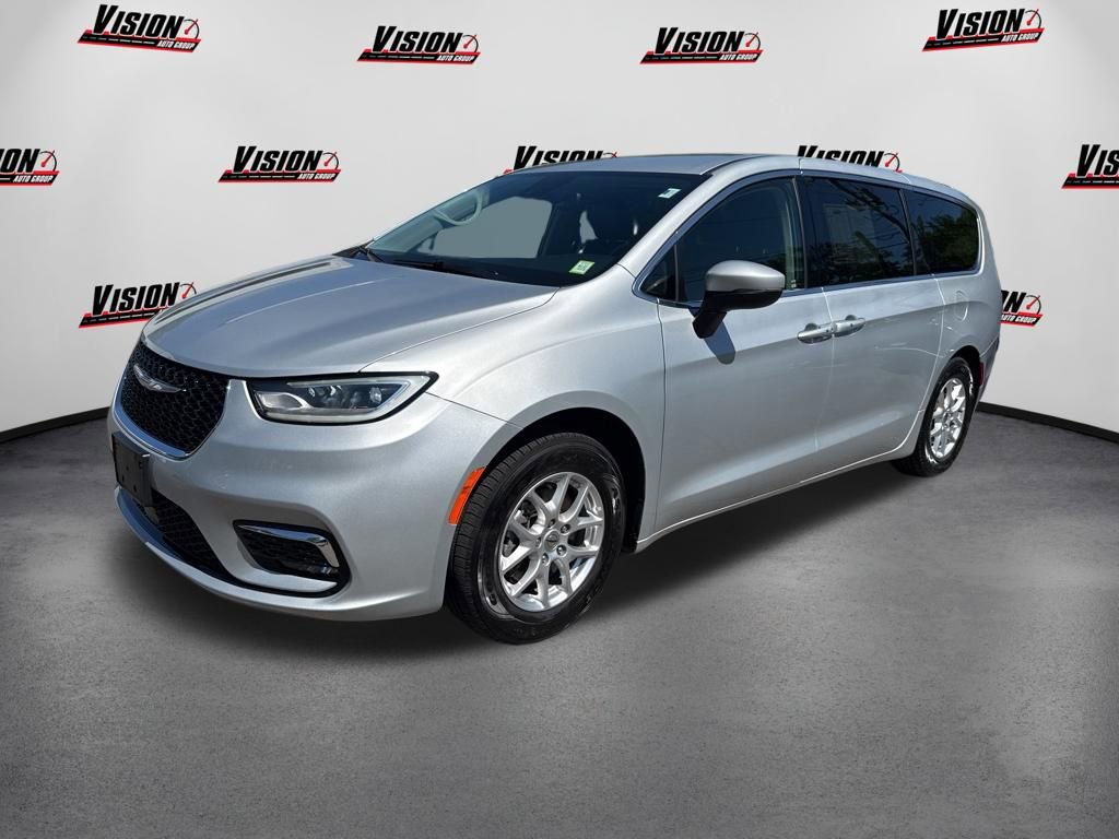 Used 2023 Chrysler Pacifica Touring-L
