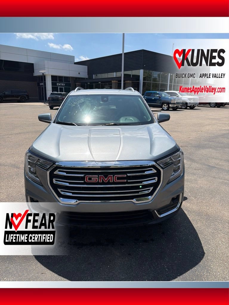 Used 2024 GMC Terrain SLT