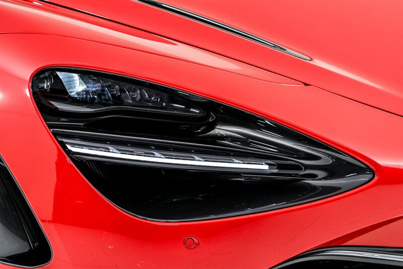 Used 2022 McLaren 720S Performance photo 5