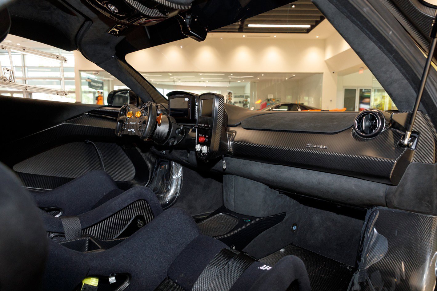 Used 2020 McLaren Senna photo 61