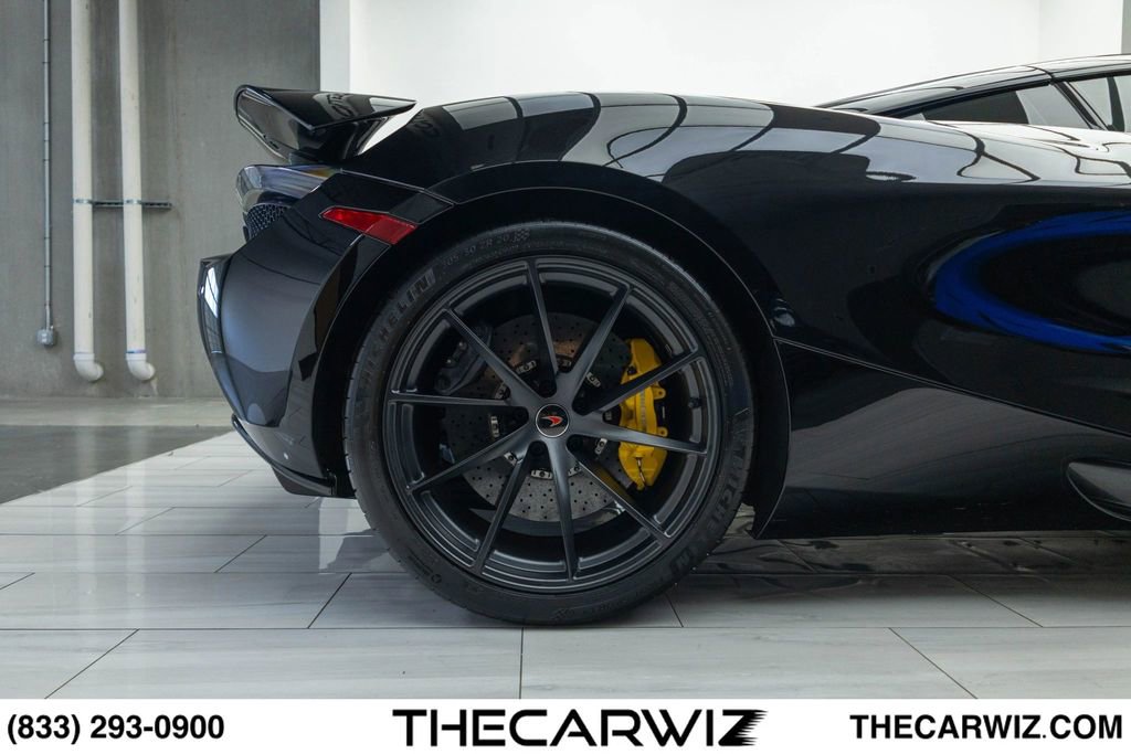 Used 2018 McLaren 720S Performance photo 30