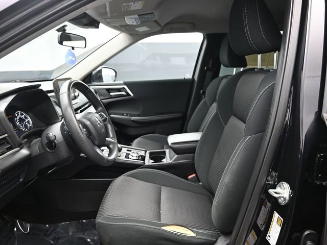 2022 Mitsubishi Outlander ES