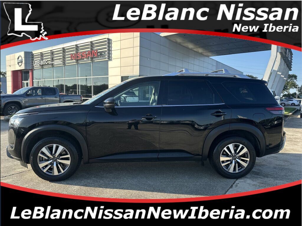 Used 2023 Nissan Pathfinder SL w/ Lighting Package (N92)