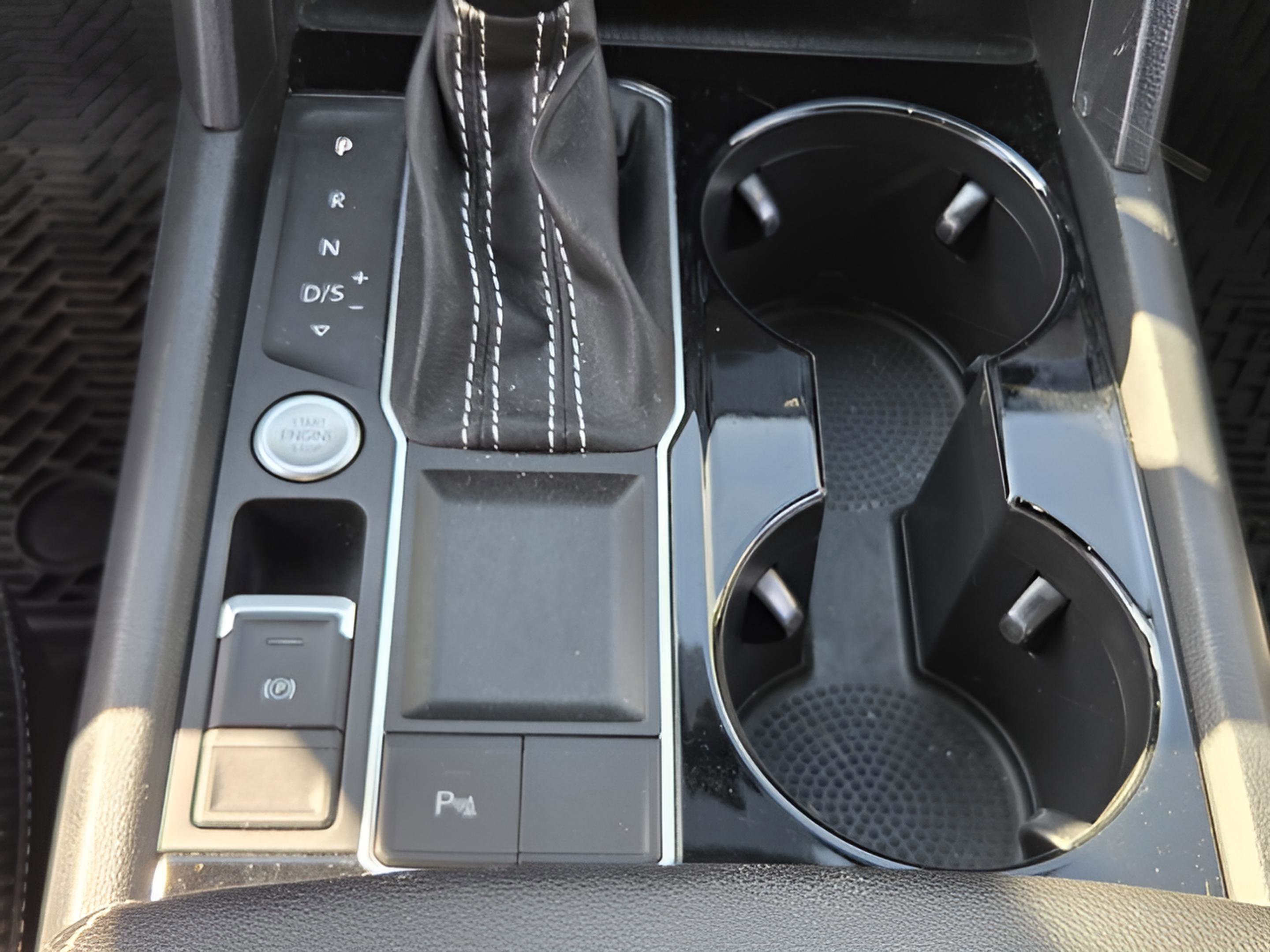 2023 Volkswagen Atlas Cross Sport SE